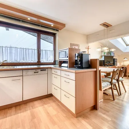 Mit 3 Schlafzimmern Und Balkon - Schrottenbaum *